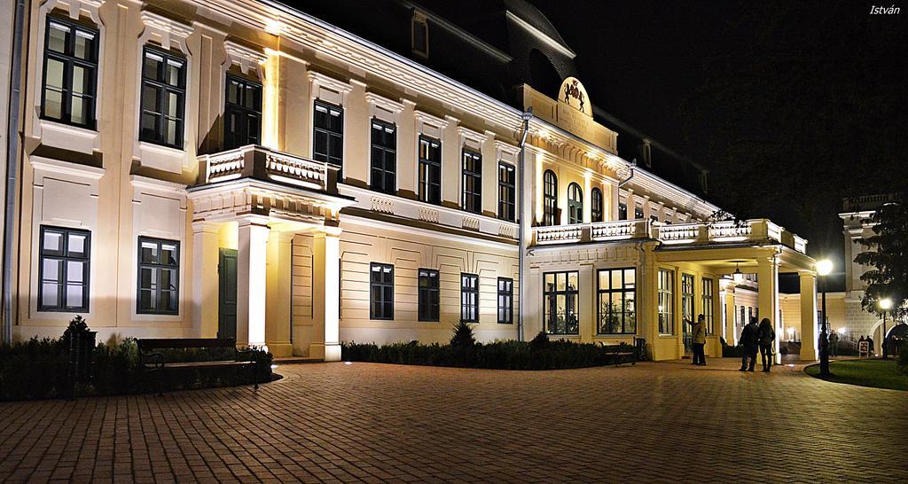 久洛畔兹奥旅馆酒店 外观 照片