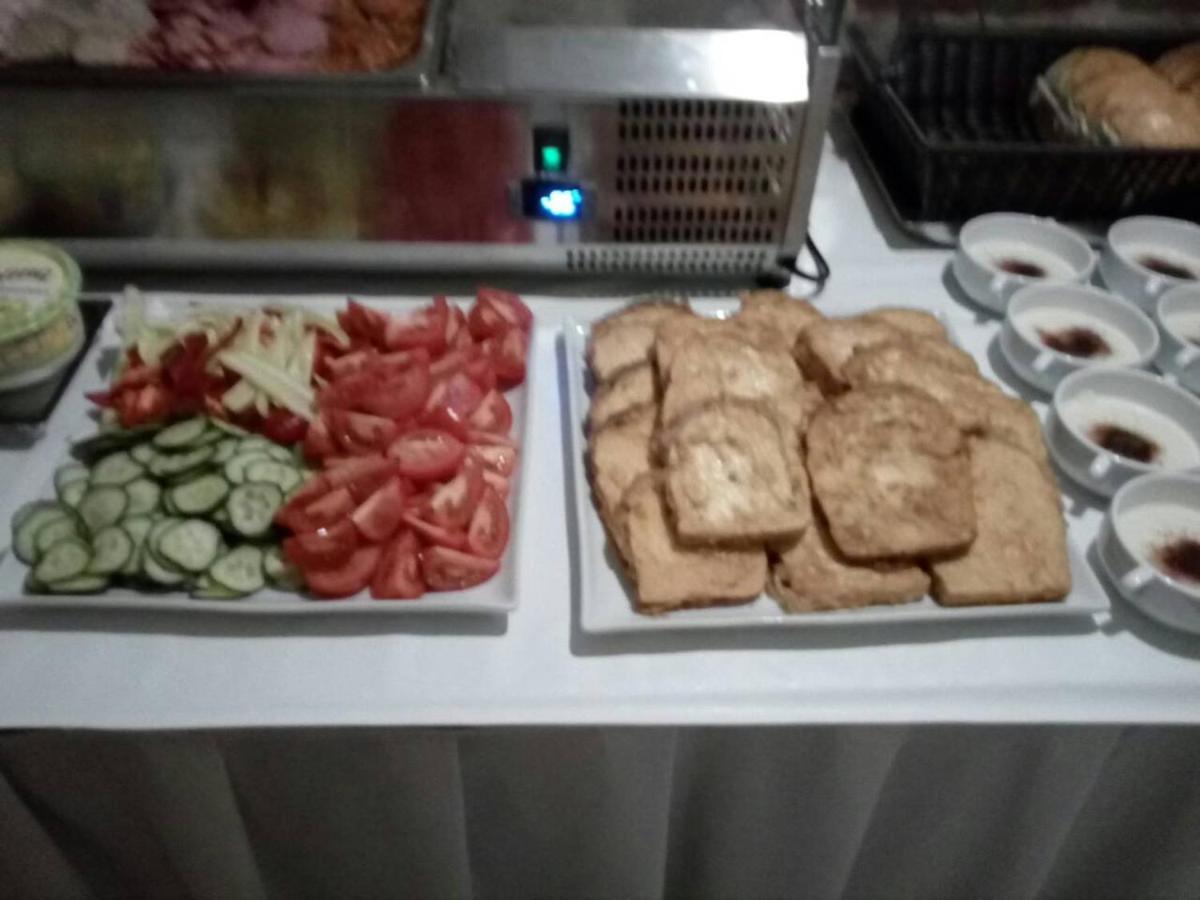 久洛畔兹奥旅馆酒店 外观 照片