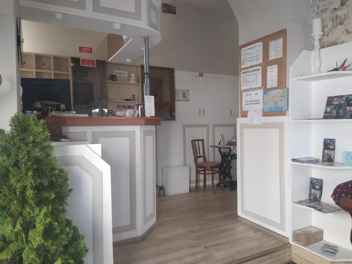 久洛畔兹奥旅馆酒店 外观 照片