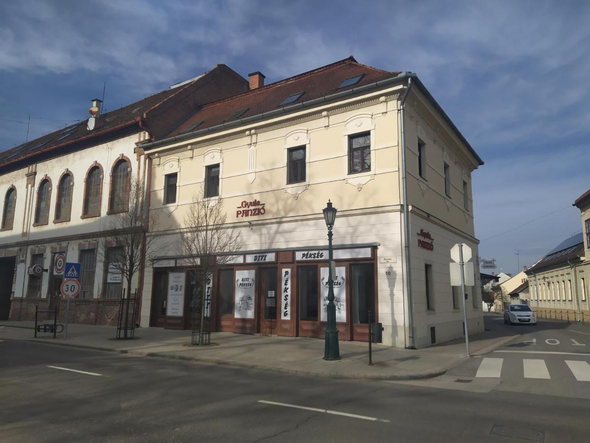 久洛畔兹奥旅馆酒店 外观 照片
